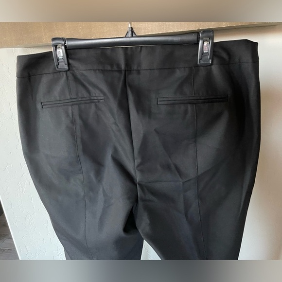 Chico’s| So Slimming Black Trouser Pants in Size 3, Short•••Classic Pants - Picture 5 of 10